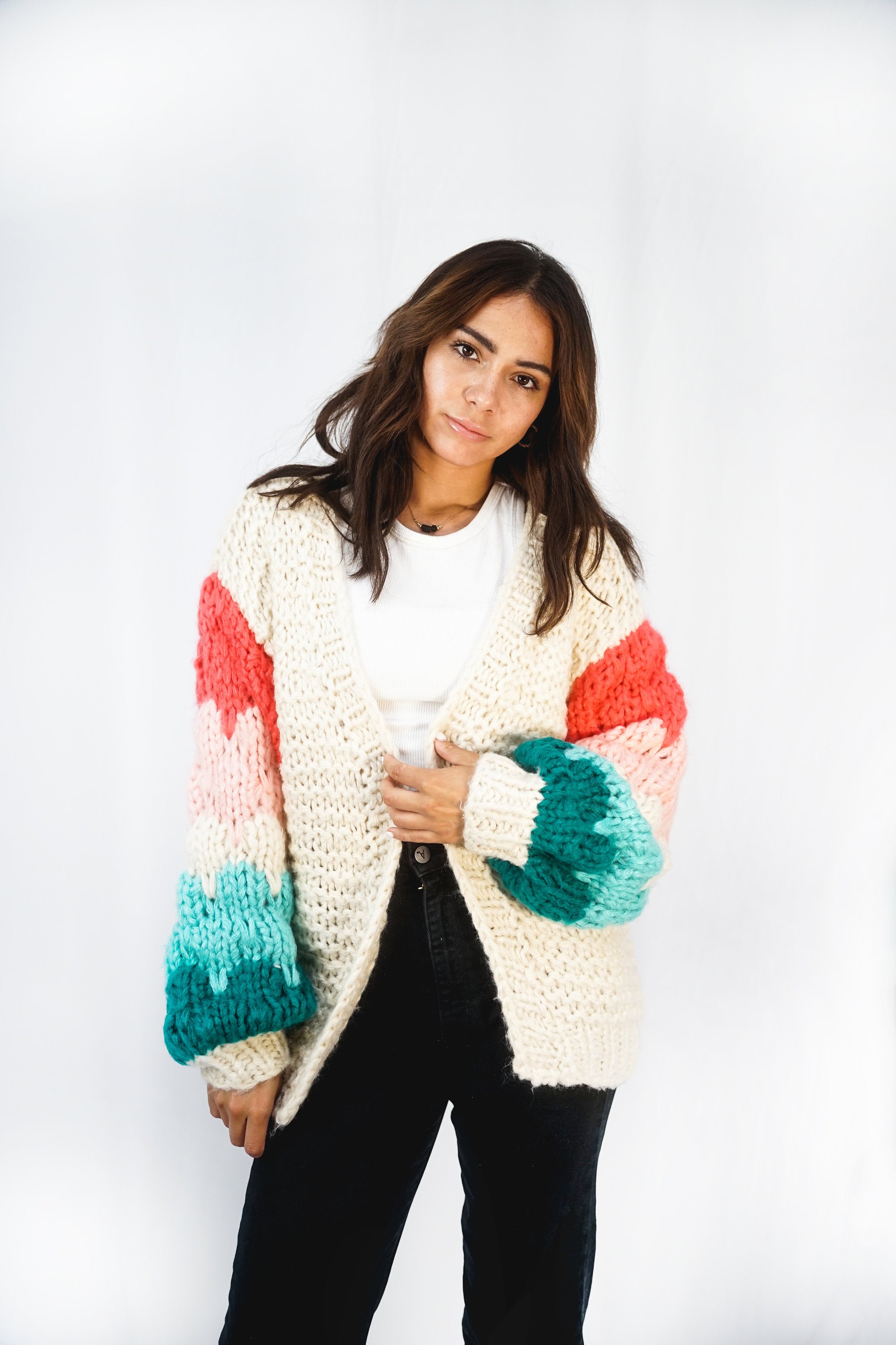 Feel the Love Short Handmade Cardi | Crm-Pnk CARDIGAN autumn-winter CREAM KNIT M - L PINK S - M SALE stellino